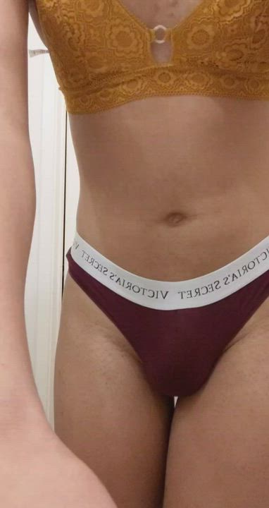 How do my bulge and my ass look in this thong? 👀