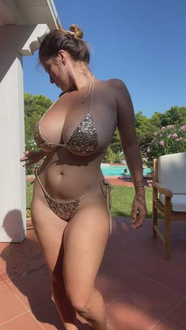 big tits bikini busty curvy funny porn tiktok clip