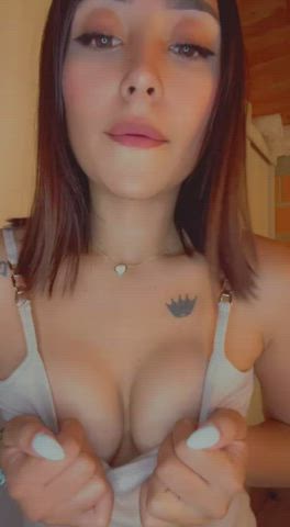 camsoda camgirl natural tits tease teasing tits clip