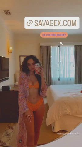Madison Pettis Lingerie Curly Hair clip