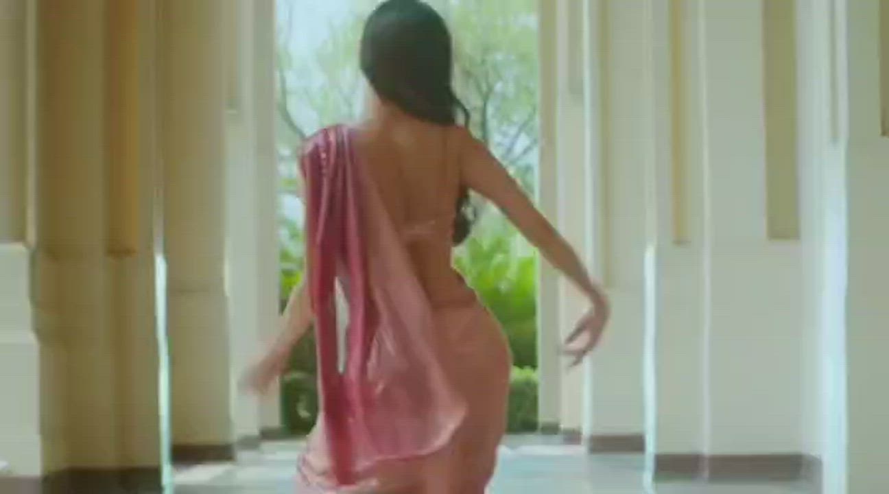 Damn!! That ass and waist of Mouni Roy ,even more pleasurable fapping to her when