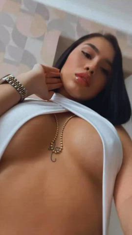 babe big tits boobs cute huge tits latina thick tits clip