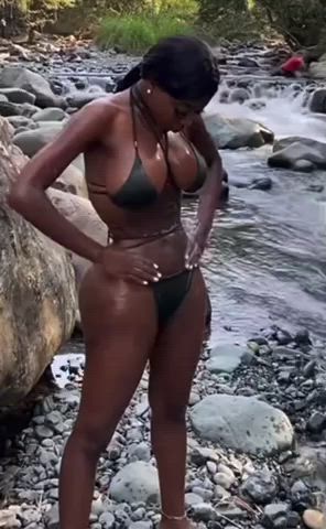 Big Tits Bikini Ebony clip