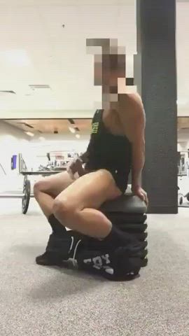 Big Dick Gay Gym clip