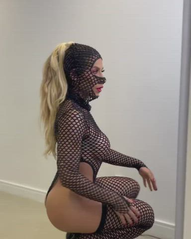 Blonde Brazilian Bubble Butt Tease clip