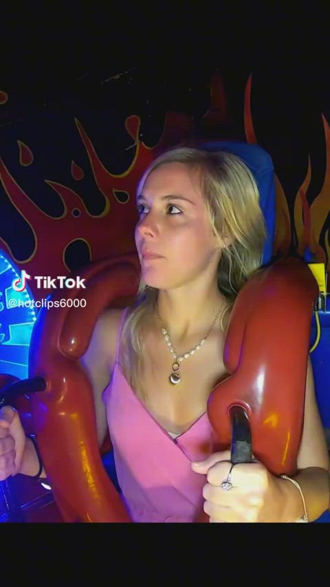 accidental blonde boobs bouncing tits bra cleavage downblouse nipslip tiktok tits