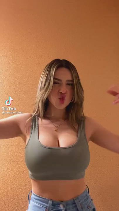 Big Tits Teen TikTok clip