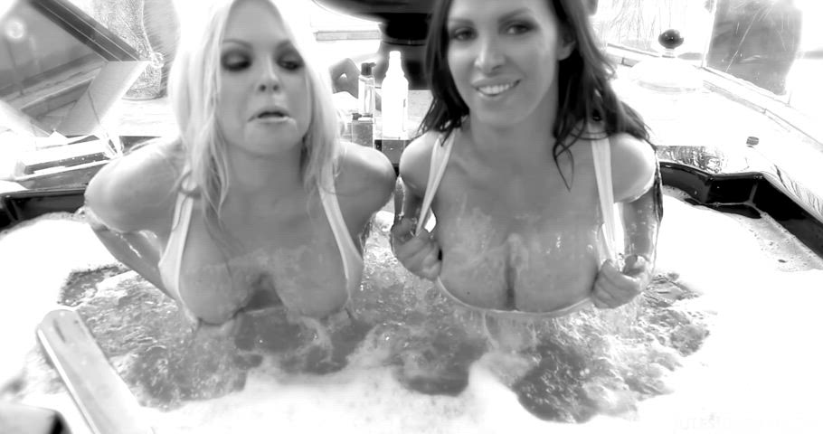 bath bathtub big tits boobs girlfriends jesse jane nikki benz pornstar soapy tits