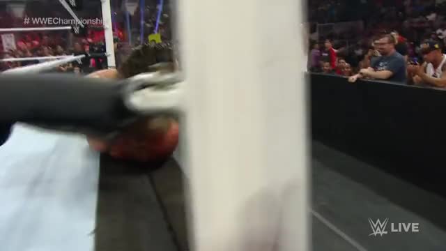 Neville vs. Seth Rollins - WWE World Heavyweight Championship Match: Raw, Aug. 3,