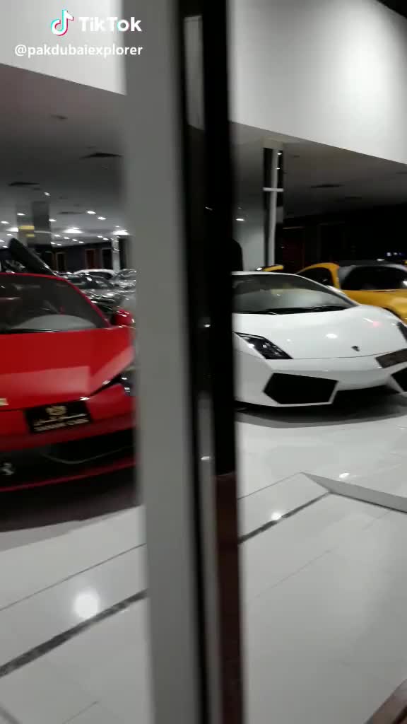  #dubai #car #showroom #rollroyce #bugatti #ferrari #mercedes #tiktokuae #superb