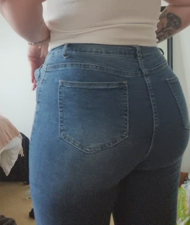 watch this ass jiggle, what do you think? oc
