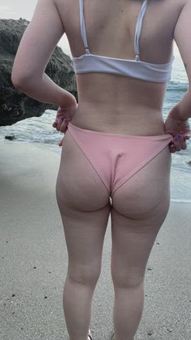 just a quick pussy flash at the beach