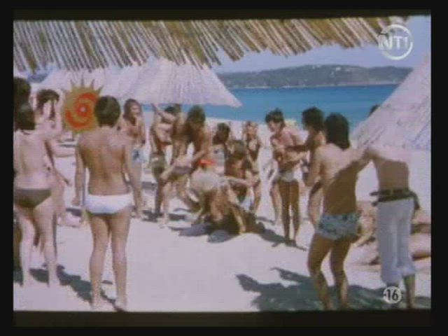 Groupe - Les Confidences de Sandra (FR1973) (2/7) - Tamtams sur la plage à St-Tropez
