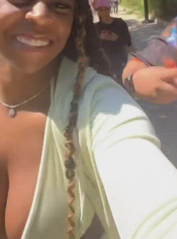 Big Tits Busty Cleavage Close Up Ebony clip