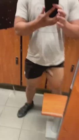 cumshot fitness gym jerk off locker room masturbating muscles public uncut clip