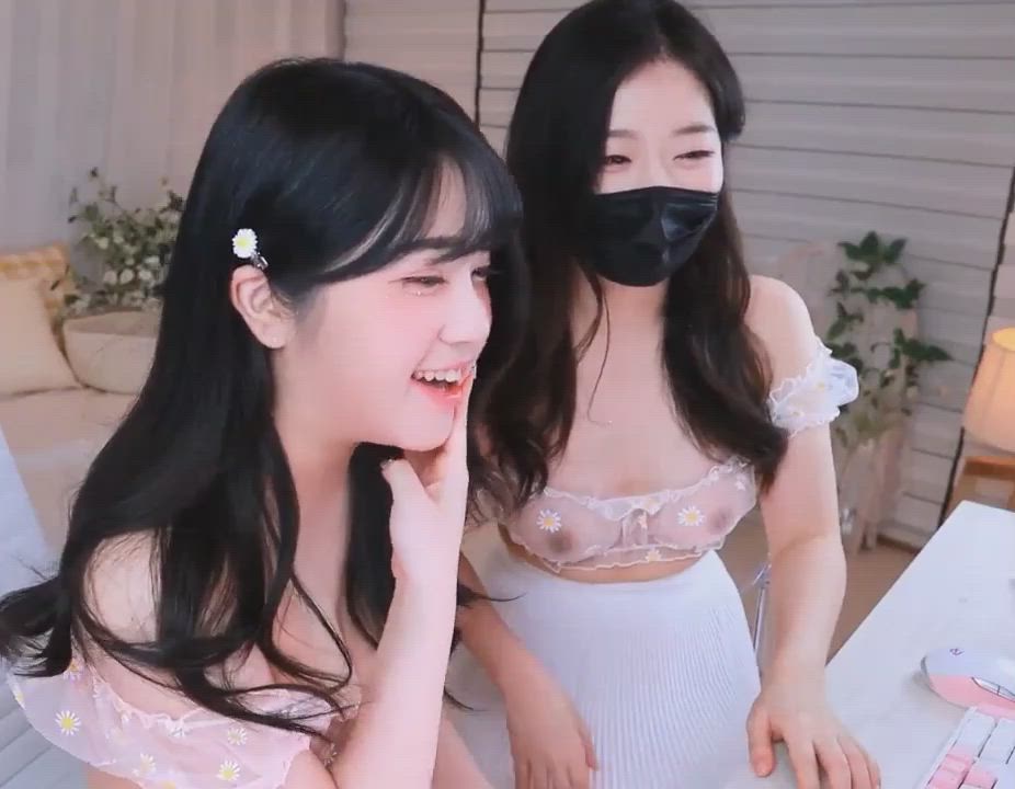 Asian Big Tits Cute Erect Nipples Korean Lesbian Lesbians clip