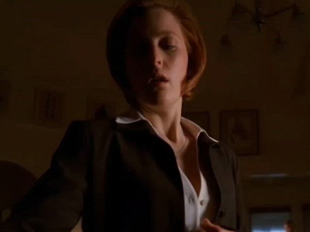 Gillian Anderson (X-Files S7E15)