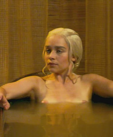 Emilia Clarke - 'Game of Thrones'