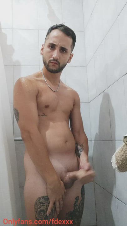 I came from training with my friend and he joined the shower 🤤🥵 watch the full