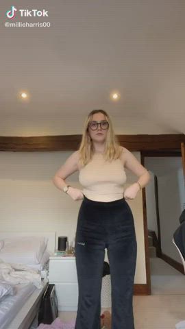 braless pokies tiktok clip