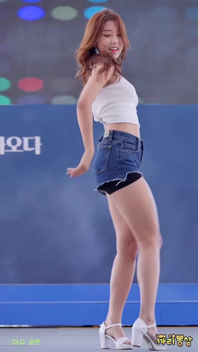 CLC Seungyeon Cute and Sexy