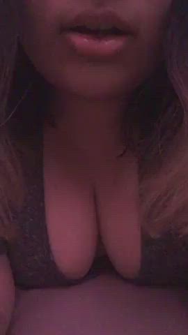 cleavage lips tease clip