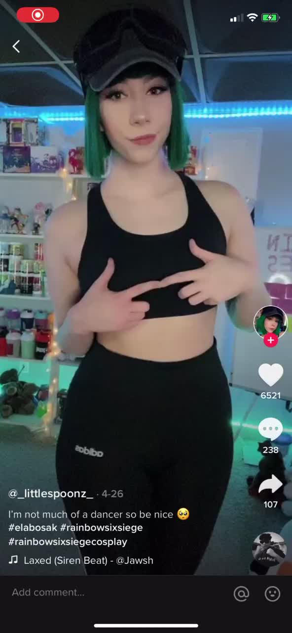Sexy R6 Ela Cosplayer doing erotic dance in cosplay so sexy