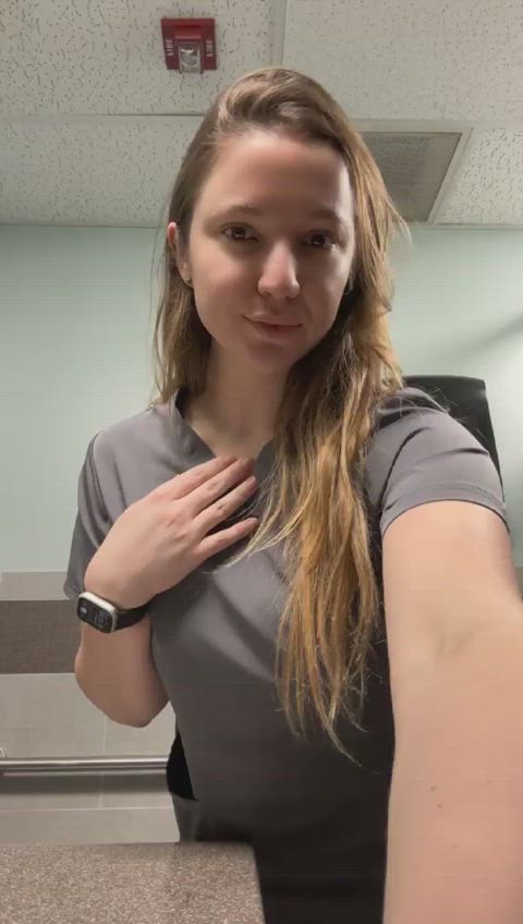 Hiding my tits from coworkers but showing them to you 👩‍⚕️🥵