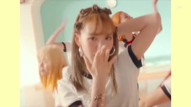 Red Velvet 레드벨벳 '러시안 룰렛 (Russian Roulette)' MV