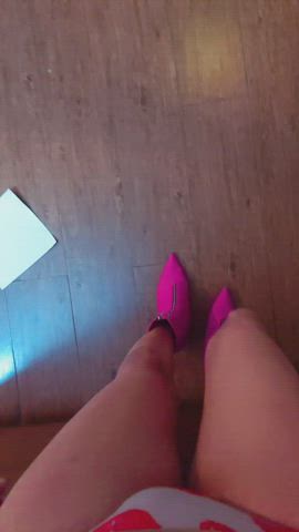 Struting in my sexy pink boots - Indian Sissy