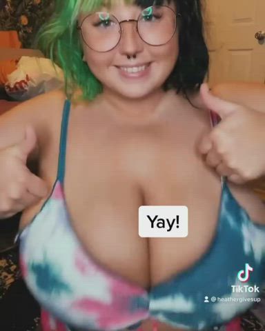 big tits boobs bouncing bouncing tits busty cleavage glasses huge tits pierced clip