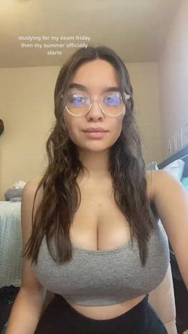 Busty Big Tits Bra Cleavage Brunette Babe Cute College Glasses clip