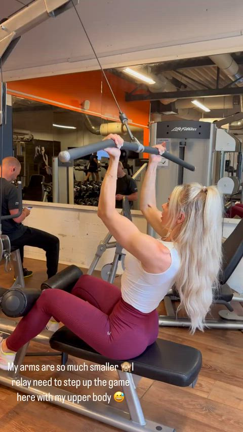 blonde fitness milf clip