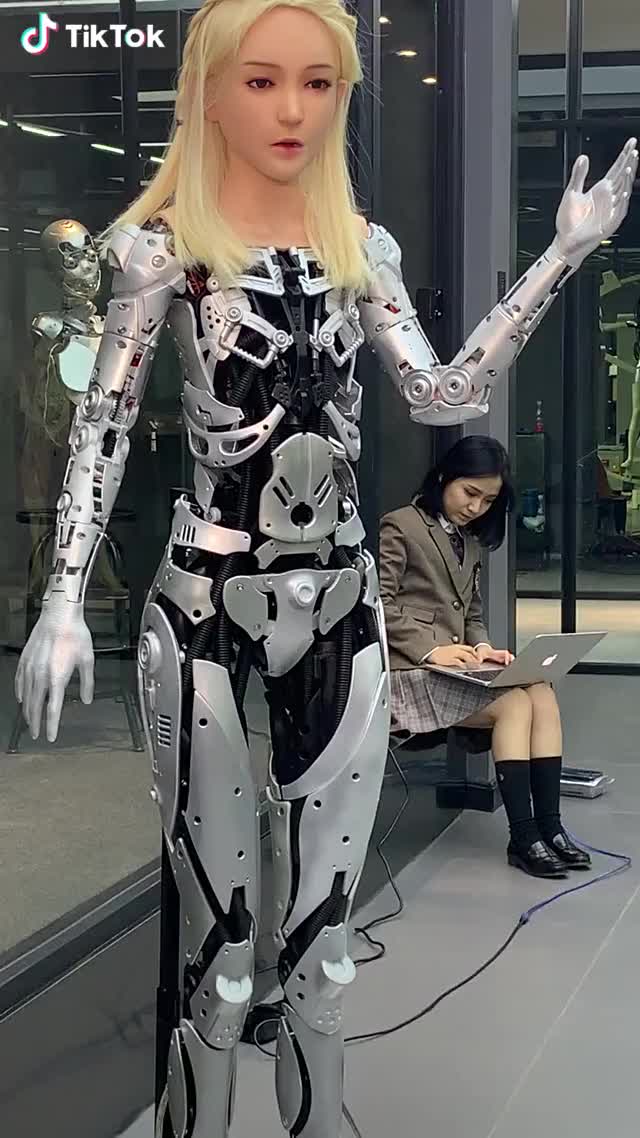 Lifelike robot