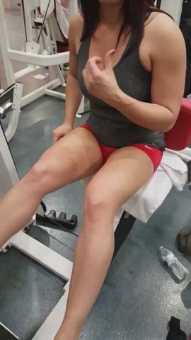 Flashing pussy in the gym