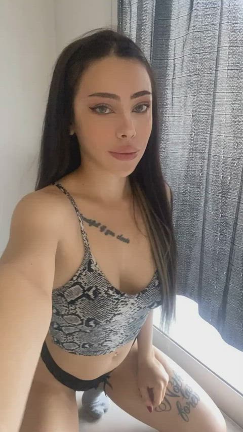 🌸👧🏻 The most beautiful girl on Reddit is back!