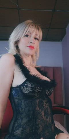 This beautiful milf has removed all my games, recommended [Danna_Prada]