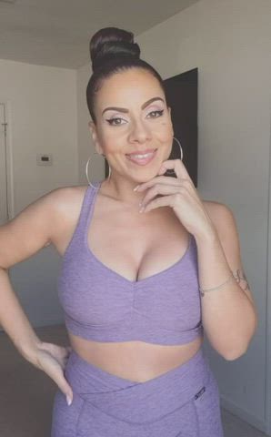 Sexy Face With Some Phat Titties! 😍🤤😍🍆🍆🍆🥴🥴💦💦💦