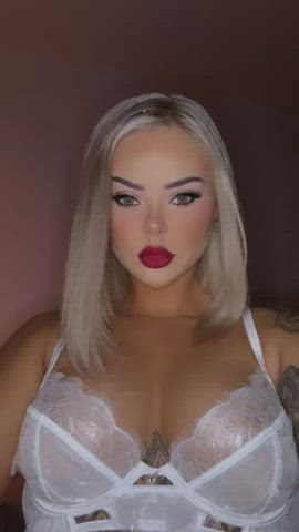 amateur blonde boobs cute lingerie natural tits pawg tattoo tits white girl clip