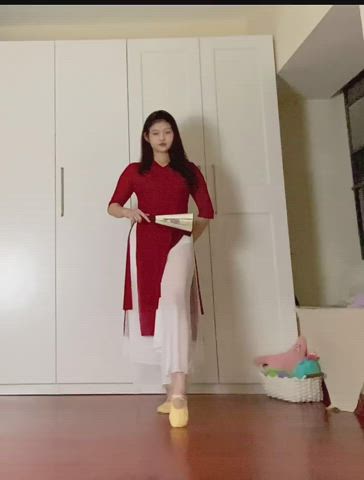 asian cute dancing clip