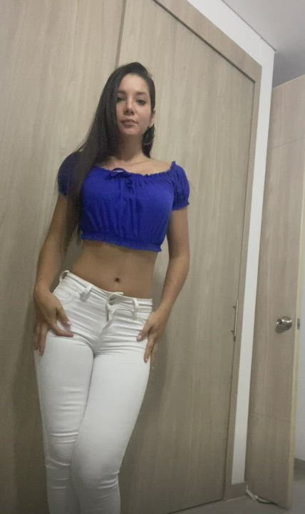 If you like latina girl with fat butts I’m your fucking dreamgirl