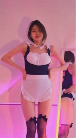 ass korean maid tease clip