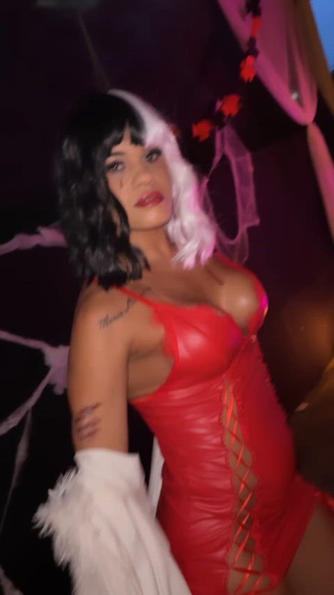 This Halloween I was a sexy Cruella !