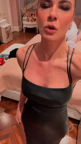 brazilian celebrity dress milf model nipples clip