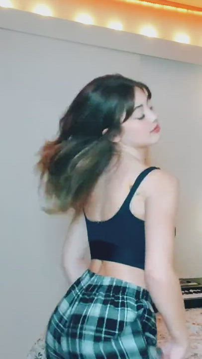 Cute TikTok Twerking clip