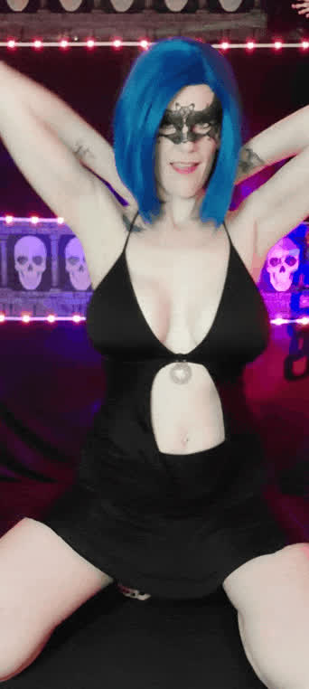 Would you fuck a naughty Goth mom