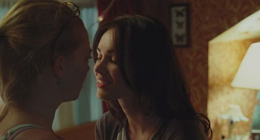 amanda seyfried lesbian megan fox clip