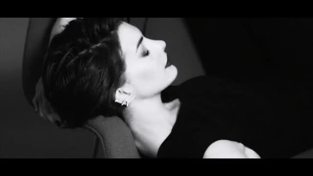 Behind the Scenes: Anne Hathaway by Kai Z Feng for Elle UK November 2014