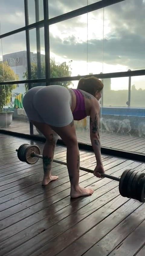 ass big ass booty gym leggings redhead shorts tattoo thick-booty clip