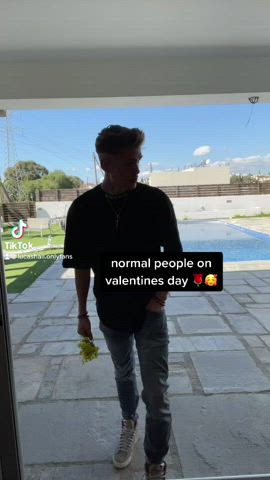 Valentines day 18+ TikTok edition🌹 normal people vs. me 🥰😏 what would u